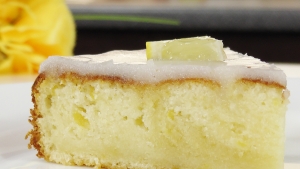 Citronu kūka ar cukura glazūru